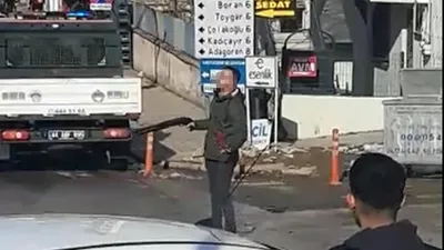 Gözü dönen seyyar satıcı 4 zabıtayı tüfekle vurdu