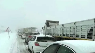 Şanlıurfa-Diyarbakır yolunda kar esareti! Ulaşıma kapandı