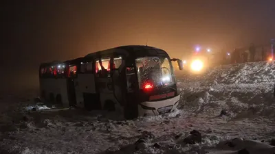 Katliam gibi kaza! Yolcu otobüsü devrildi: Ölü ve yaralılar var