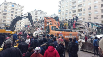 Vali'den yardım çağrısı: ''AFAD ekipleri bir an önce gelmeli''