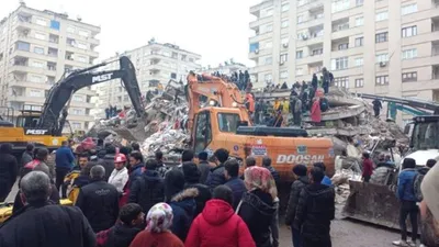 Vali'den yardım çağrısı: ''AFAD ekipleri bir an önce gelmeli''