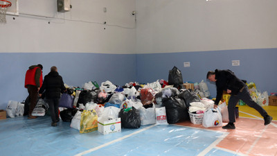 Size yazıklar olsun! Deprem yardımlarını çalan 4 belediye personeli açığa alındı