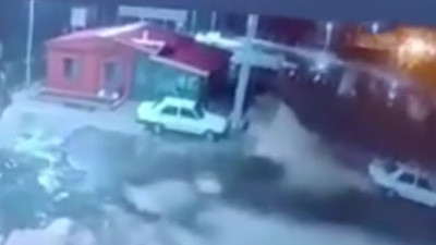7.7'lik depremin şiddetini gözler önüne seren görüntüler!