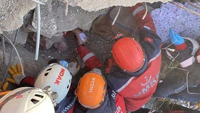 228. saatte 2'si çocuk 3 kişi enkaz altından çıkarıldı