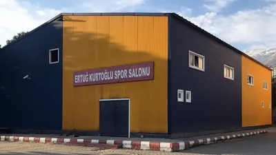 Saran'ın yaptırdığı spor salonu asrın felaketinin kalbinde 9,5 yıldır dimdik ayakta!