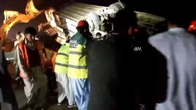 Pakistan'da katliam gibi kaza: Çok sayıda ölü var