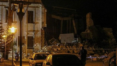 Hatay'da valilik binası da yıkıldı