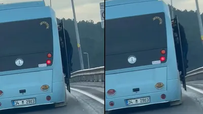 Yürekleri ağızlara getiren görüntü: Minibüs kapısında tehlikeli yolculuk!
