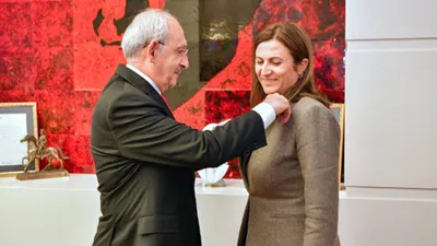 Suikasta kurban giden ismin eşi CHP'ye katıldı