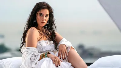 Sahnelere veda eden ünlü şarkıcı tesettüre girdi: ''Maneviyatım ağır basıyor''