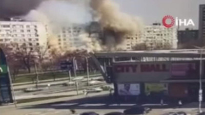Rusya, yine sivilleri katletti! 9 katlı apartman vuruldu, çok sayıda ölü var