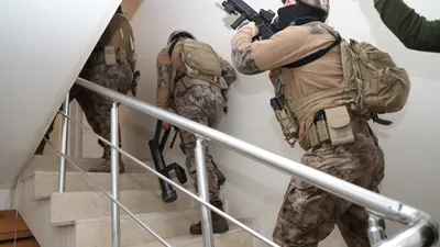 DEAŞ'a şafak operasyonu: 8 gözaltı
