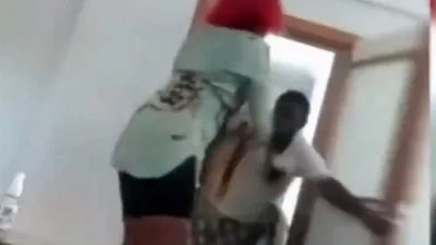 Fox tv sunucusu, Röportaj Adam'ın videosunu gerçek sanınca...