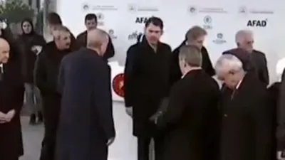 Erdoğan'dan temel atma töreninde sunucuya fırça