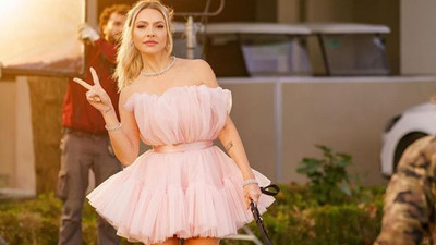 Hadise yine hadise yarattı! Küvetten olay pozlar geldi