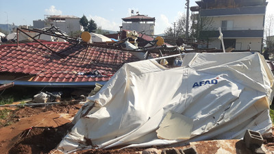 Depremin merkezinde hortum dehşeti: Ölü ve yaralılar var