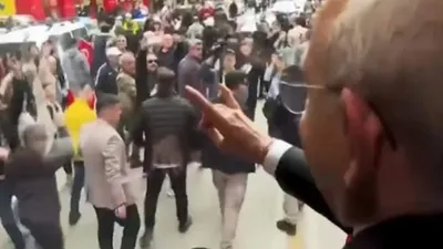 Kılıçdaroğlu'ndan bozkurt selamı