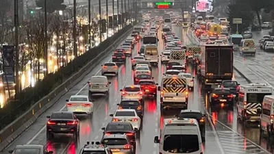 İstanbul'da trafik kilit! Yoğunluk haritası kızardı