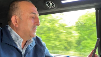Bakan Çavuşoğlu, Sudan'dan tahliye edilen vatandaşlarla görüştü