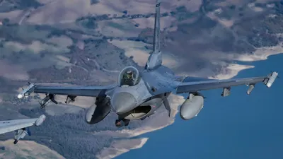 ABD'ye ait F-16 savaş uçağı düştü