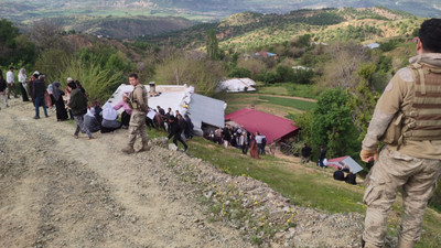 Diyarbakır'da minibüs şarampole uçtu: Ölü ve yaralılar var
