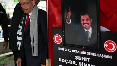 Kılıçdaroğlu Sinan Ateş’in mezarını ziyaret etti