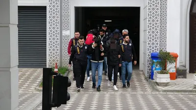 Depremzedeleri dolandıran şerefsizler çetesi çökertildi