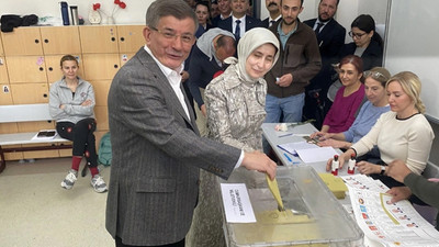 Gelecek Partisi lideri Davutoğlu oyunu İstanbul'da kullandı