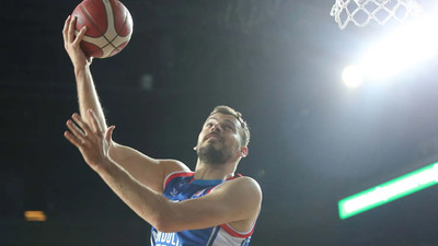 Anadolu Efes, yarı finale yükseldi