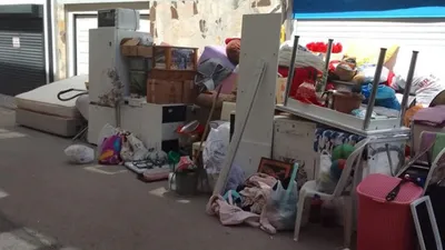 Bir ev sahibi zulmü daha! Eşyalarıyla birlikte sokağa atıldı