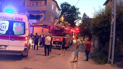 İstanbul'da korkutan yangın! Alevler geceyi gündüze çevirdi