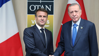Erdoğan, Macron ile görüştü
