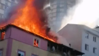 İstanbul'da 4 katlı binada korkutan yangın