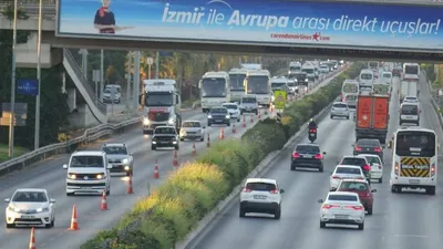 İzmir'de grev trafiği kilitledi