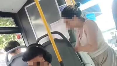 İstanbul'da otobüste akıl almaz tartışma kamerada