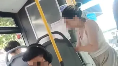 İstanbul'da otobüste akıl almaz tartışma kamerada