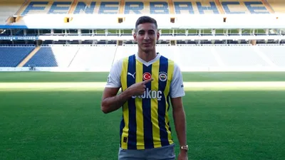 Fenerbahçe, yeni transferi Mert Müldür'ü açıkladı