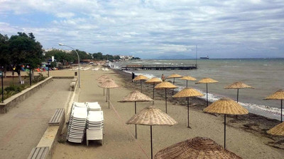 Tatil beldesinde fırtına alarmı: Tüm plajlar kapatıldı