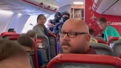 Yolcu uçağındaki ''bomba'' şakası kötü bitti