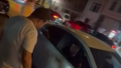 Değnekçinin para istediği kişi polis çıktı