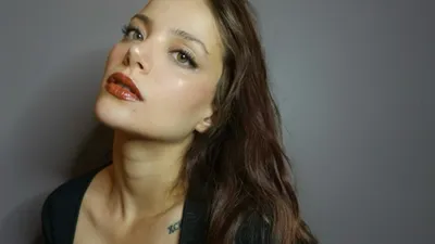 Leyla Tanlar TRT dizisinden çıkarıldı! Sebebi bikinili paylaşım mı?