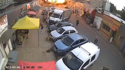 Ukrayna'da çarşıya füzeli saldırı: Çok sayıda ölü var