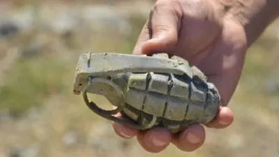 Silahlı saldırganların atmayı unuttukları el bombası patladı: 4 ölü