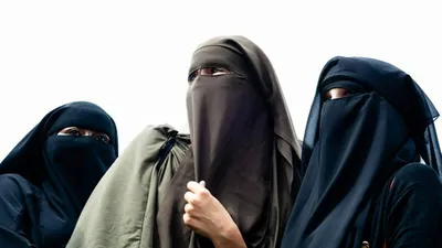 Fransa'da okullarda çarşaf artık yasak