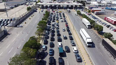 Uçak biletleri uçunca... Gubetçiler asfalta döküldü