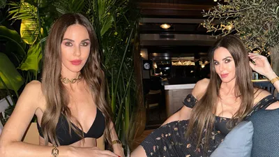 51'lik Defne Samyeli bikinili pozlarıyla hayran bıraktı