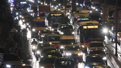 İstanbul'da trafik durma noktasına geldi