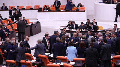 Kılıçdaroğlu'nun vatandaşlara gönderdiği SMS Meclis'i karıştırdı