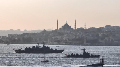 Türk donanmasının gövde gösterisi Yunan'ı ürküttü!