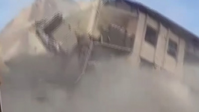 5 katlı bu binayı titreşim yıktı